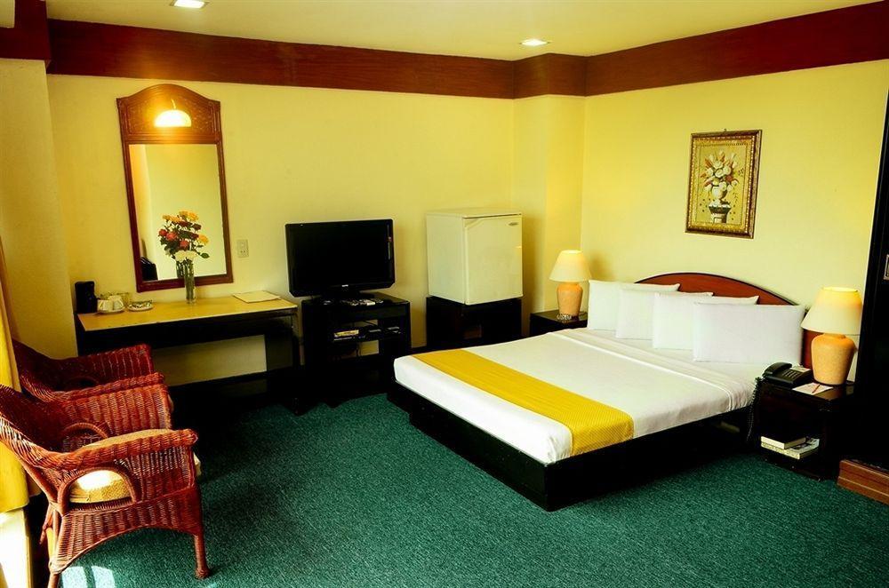 Paragon Suites Cebu Buitenkant foto