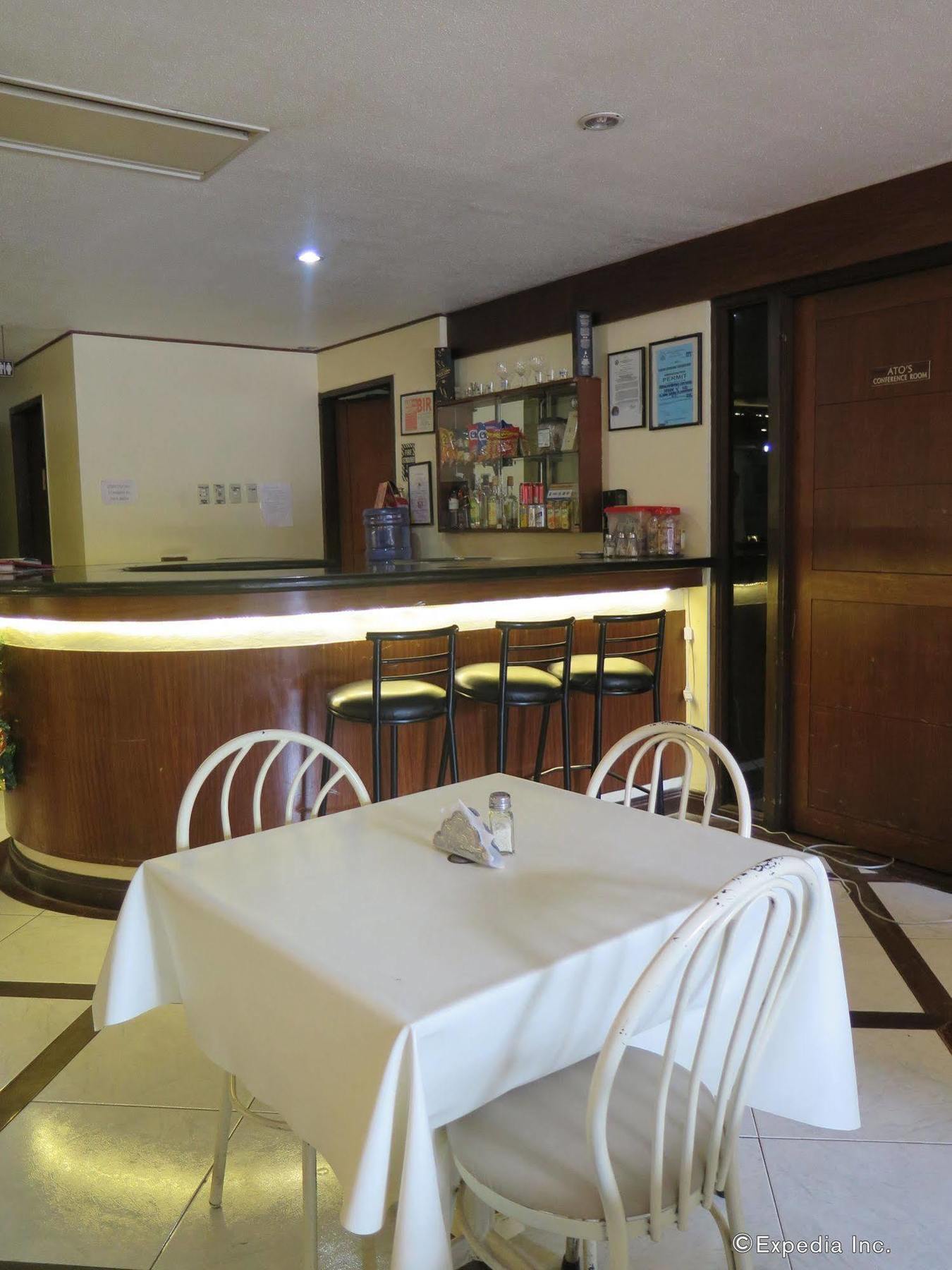 Paragon Suites Cebu Buitenkant foto