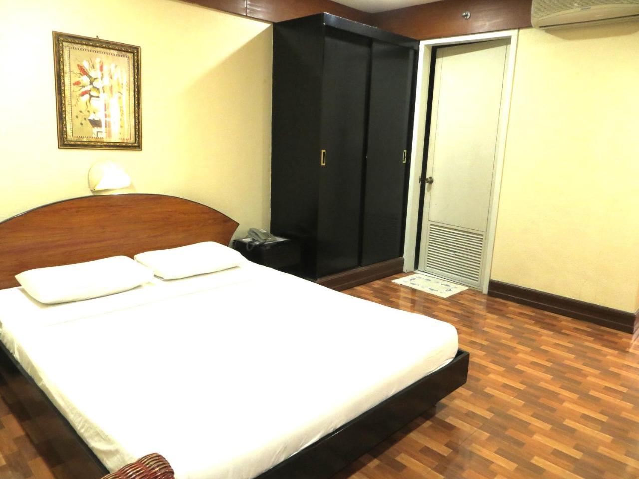 Paragon Suites Cebu Buitenkant foto