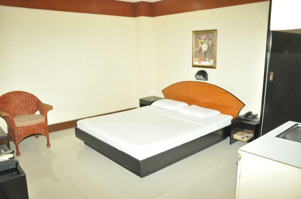 Paragon Suites Cebu Buitenkant foto